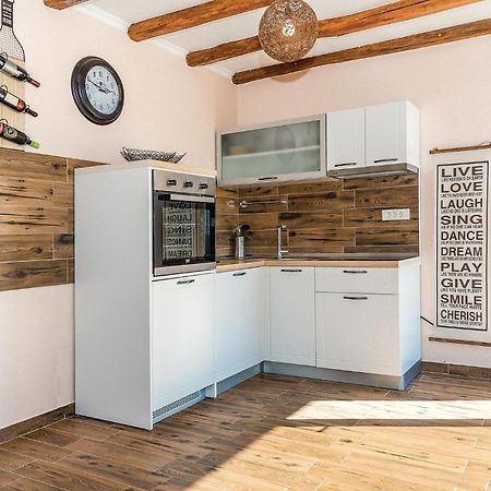 Gorgeous Home In Kijevo With Kitchen Ngoại thất bức ảnh