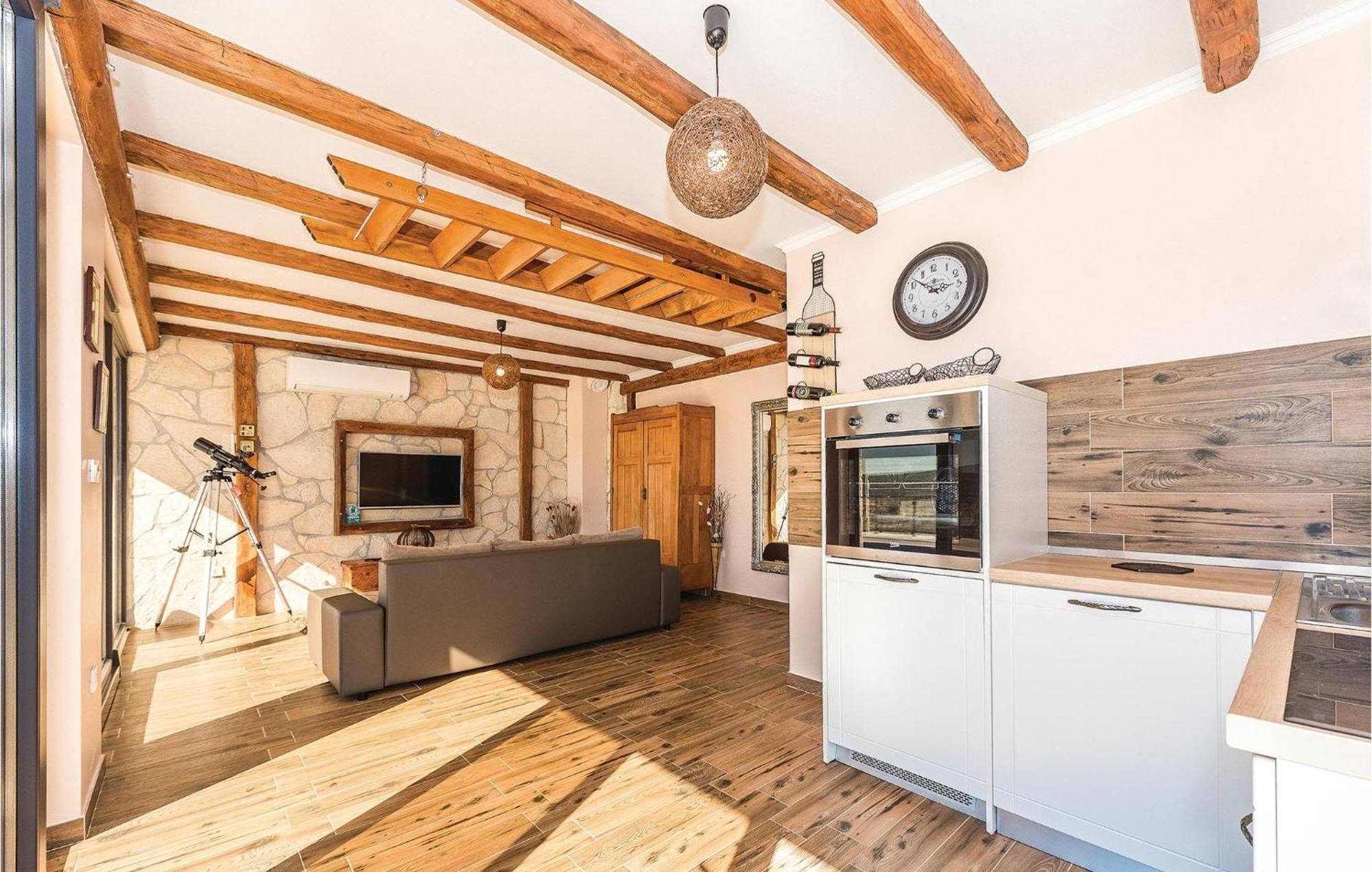Gorgeous Home In Kijevo With Kitchen Ngoại thất bức ảnh