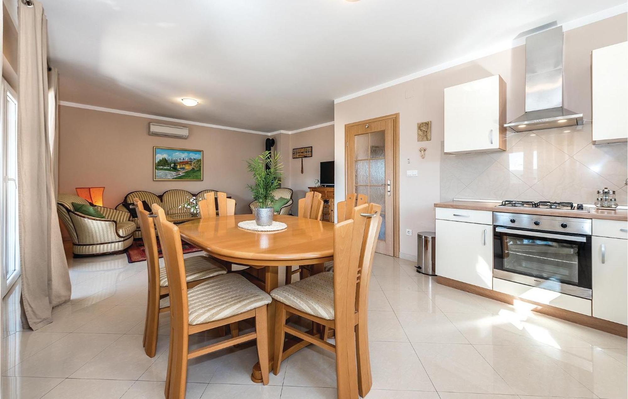 Gorgeous Home In Kijevo With Kitchen Ngoại thất bức ảnh