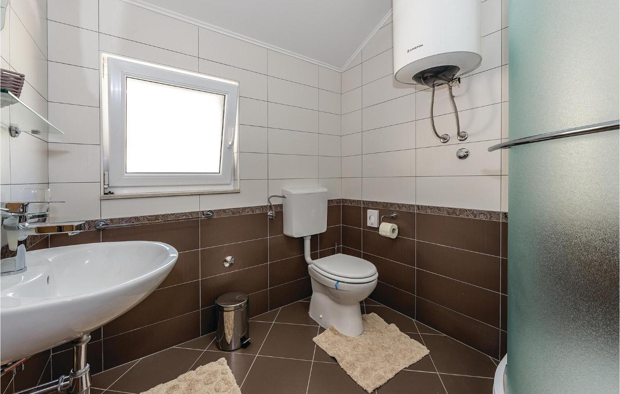 Gorgeous Home In Kijevo With Kitchen Ngoại thất bức ảnh